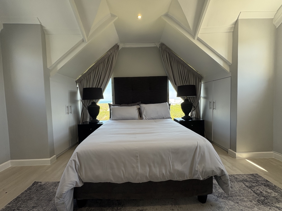 4 Bedroom Property for Sale in Grotto Bay Western Cape